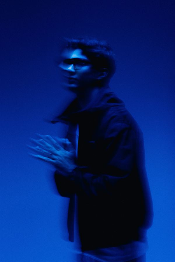 BURNEY, press photo 03