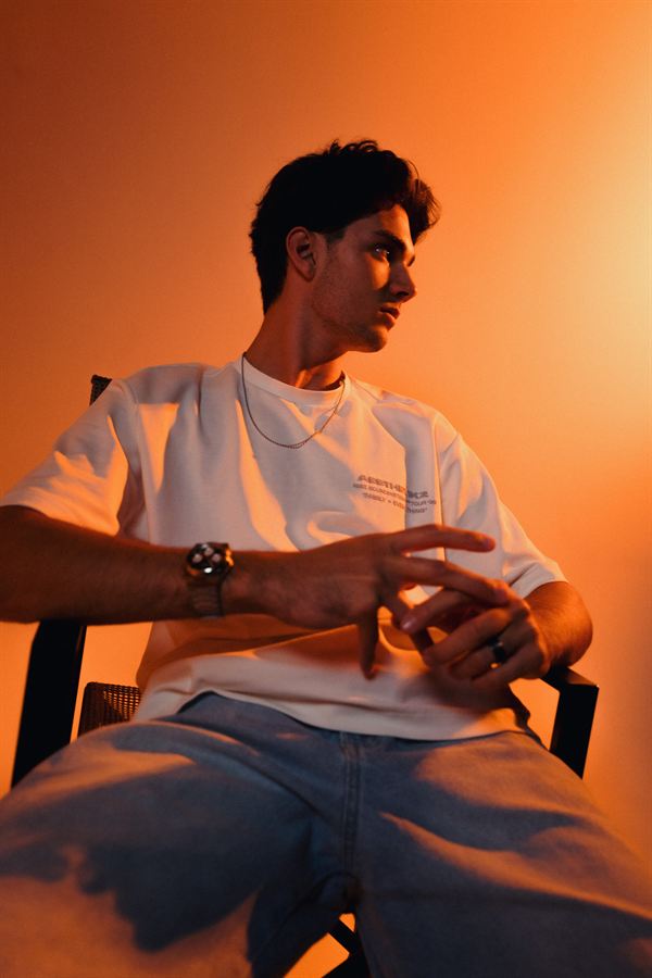 BURNEY, press photo 04