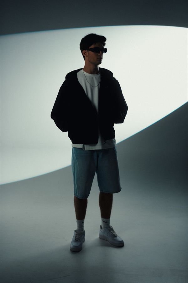 BURNEY, press photo 14